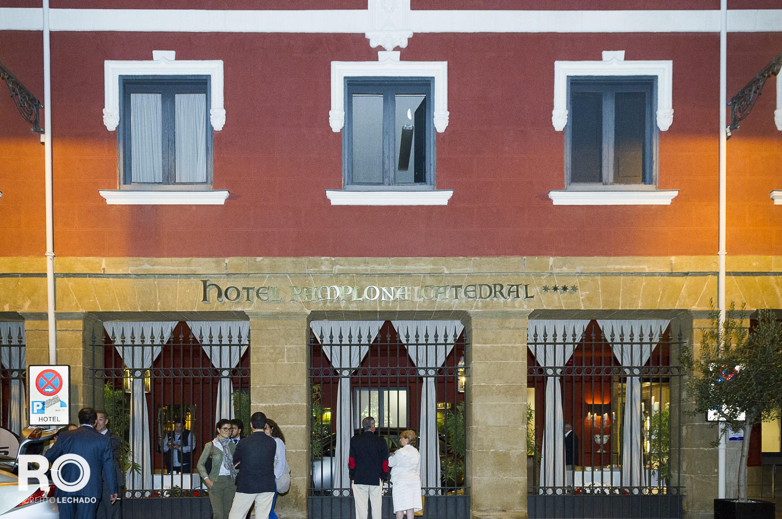 Pamplona Catedral Hotel Bagian luar foto